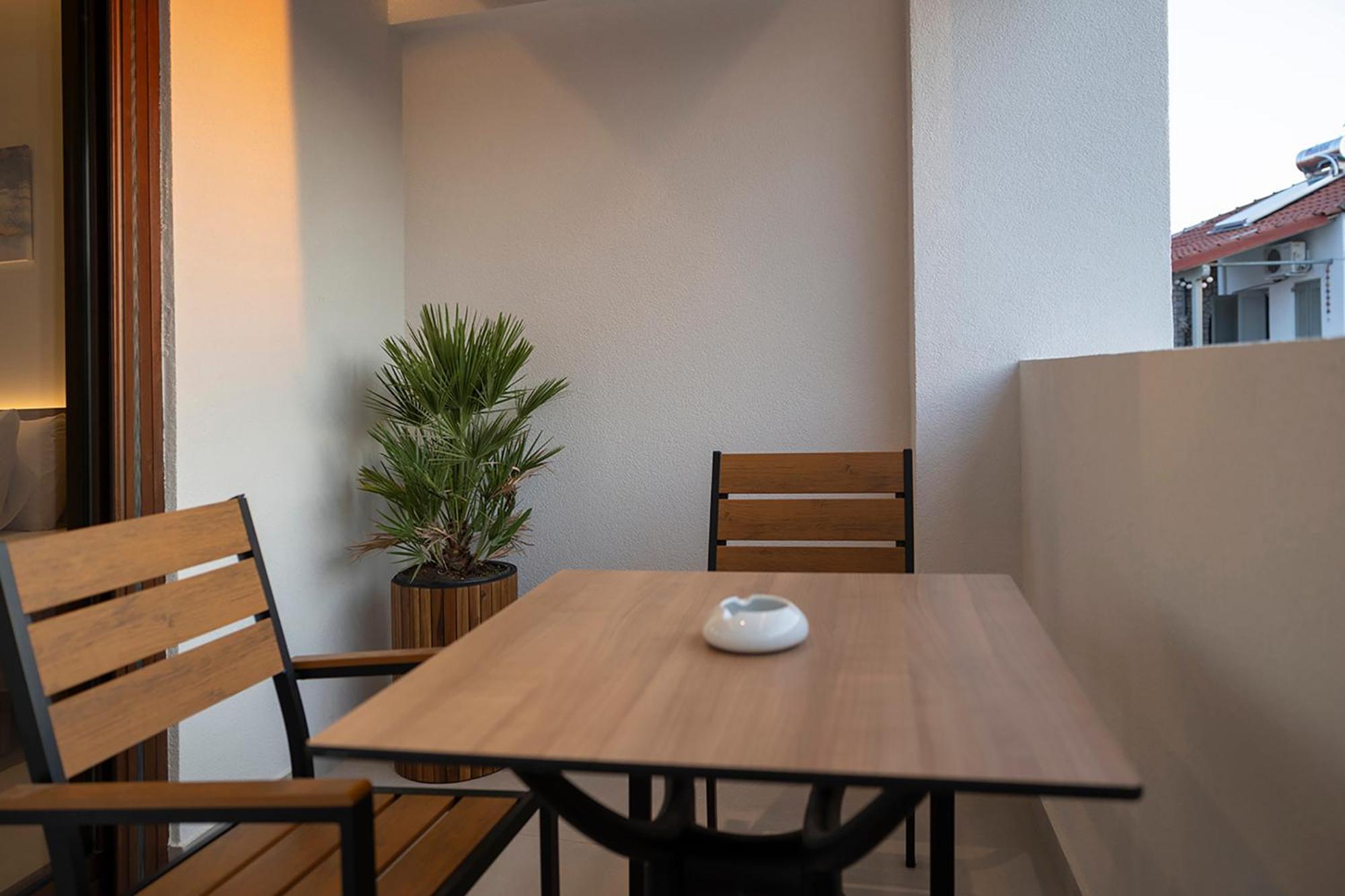 Akira Suites Afytos Exteriör bild